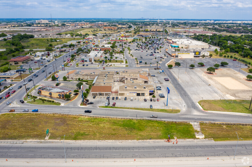 410 Valley Hi Dr, San Antonio, TX à louer - Aérien – Image 3 sur 11