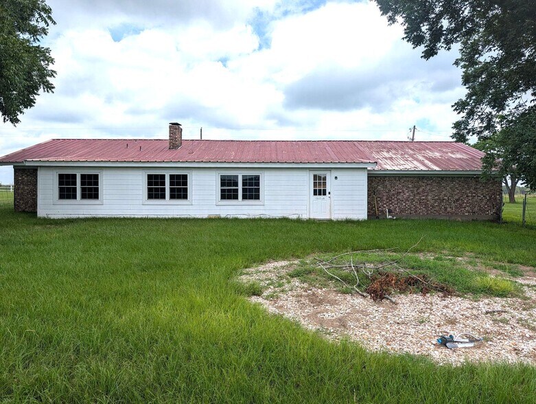 111 County Road 1150, Fairfield, TX à vendre - Photo de l’immeuble – Image 2 sur 6