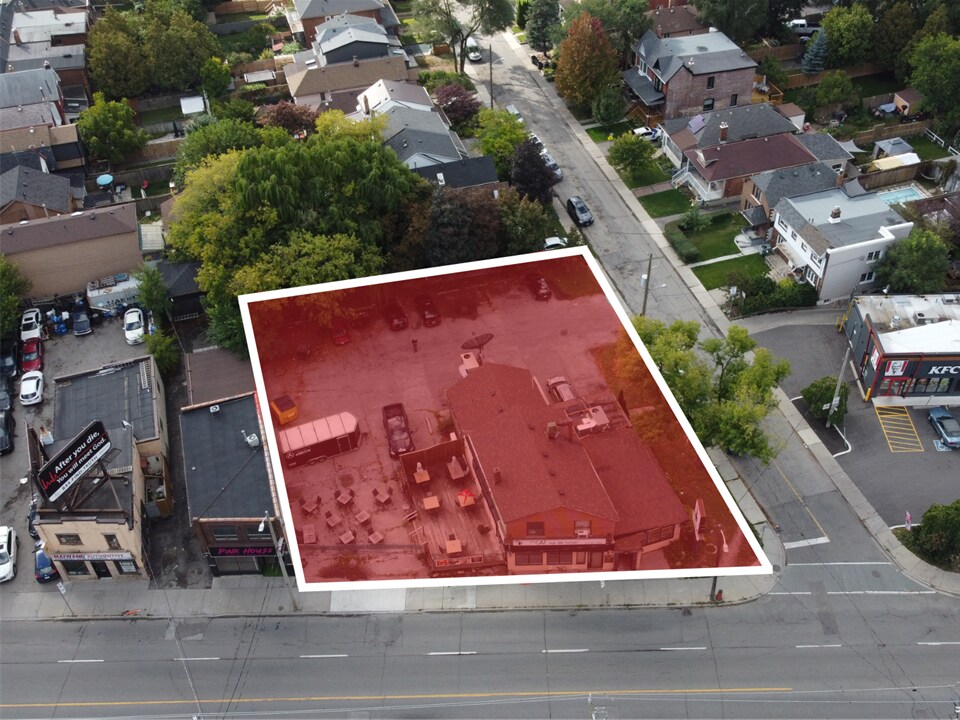 3513 Dundas St, Toronto, ON à vendre Aérien– Image 1 sur 6