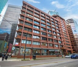 1112 W Pender St, Vancouver, BC à louer Photo de l’immeuble– Image 1 sur 5