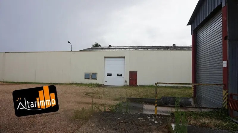 Local d'activités dans Vernouillet à vendre - Photo de l’immeuble – Image 2 sur 4