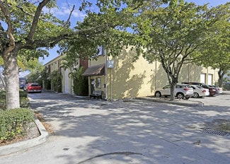 Plus de détails pour 13251-13455 NE 17th Ave, Miami, FL - Industriel/Logistique à louer