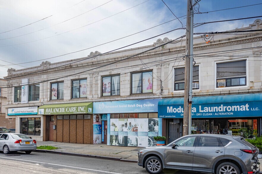 220-05 Jamaica Ave, Queens Village, NY à louer - Photo principale – Image 1 sur 13