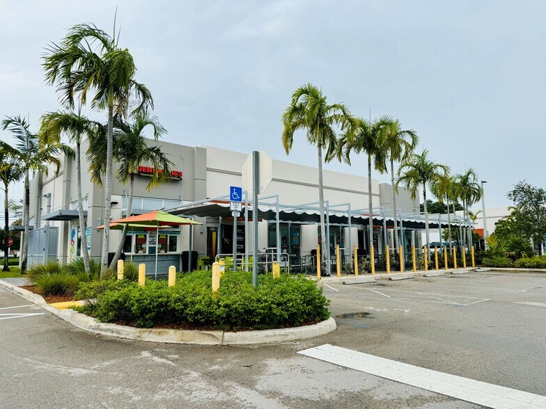 9600 Stirling Rd, Hollywood, FL à vendre - Photo de l’immeuble – Image 1 sur 5