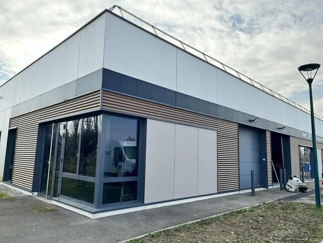 Plus de détails pour 2 Rue Des Entrepreneurs, Saint-Louis - Local d'activités à louer