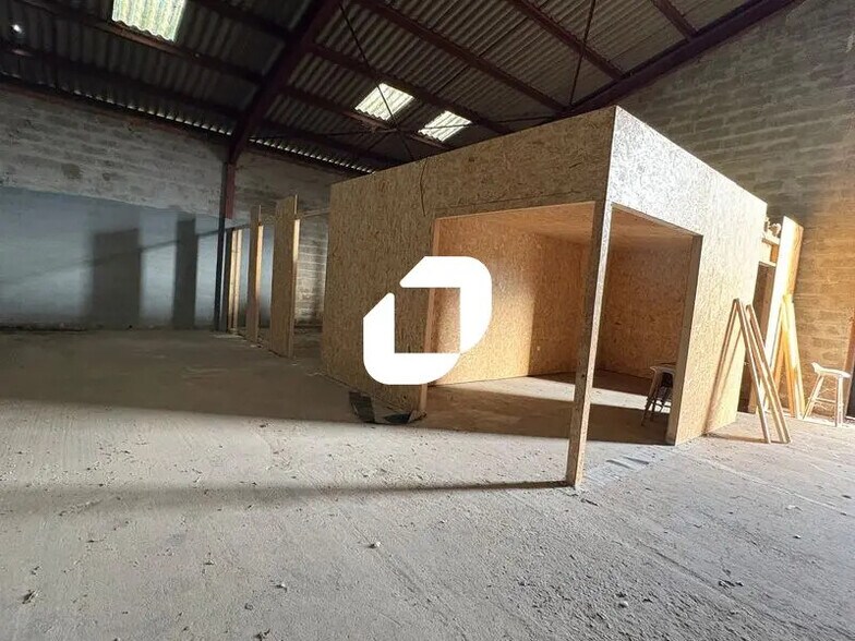 Industriel/Logistique dans Ambarès-et-Lagrave à vendre - Photo de l’immeuble – Image 3 sur 7