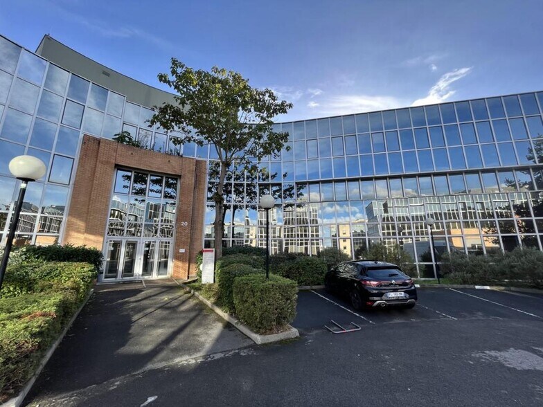 18/20 Rue Des Gaudines, Saint-Germain-en-Laye à louer - Photo de l’immeuble – Image 1 sur 10