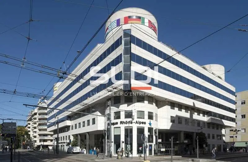 Bureau dans Lyon à vendre - Photo de l’immeuble – Image 1 sur 8