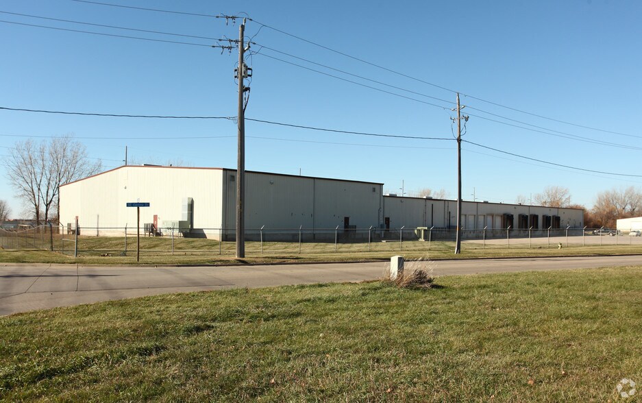 1610 SE Cortina Dr, Ankeny, IA à louer - Photo de l’immeuble – Image 2 sur 4