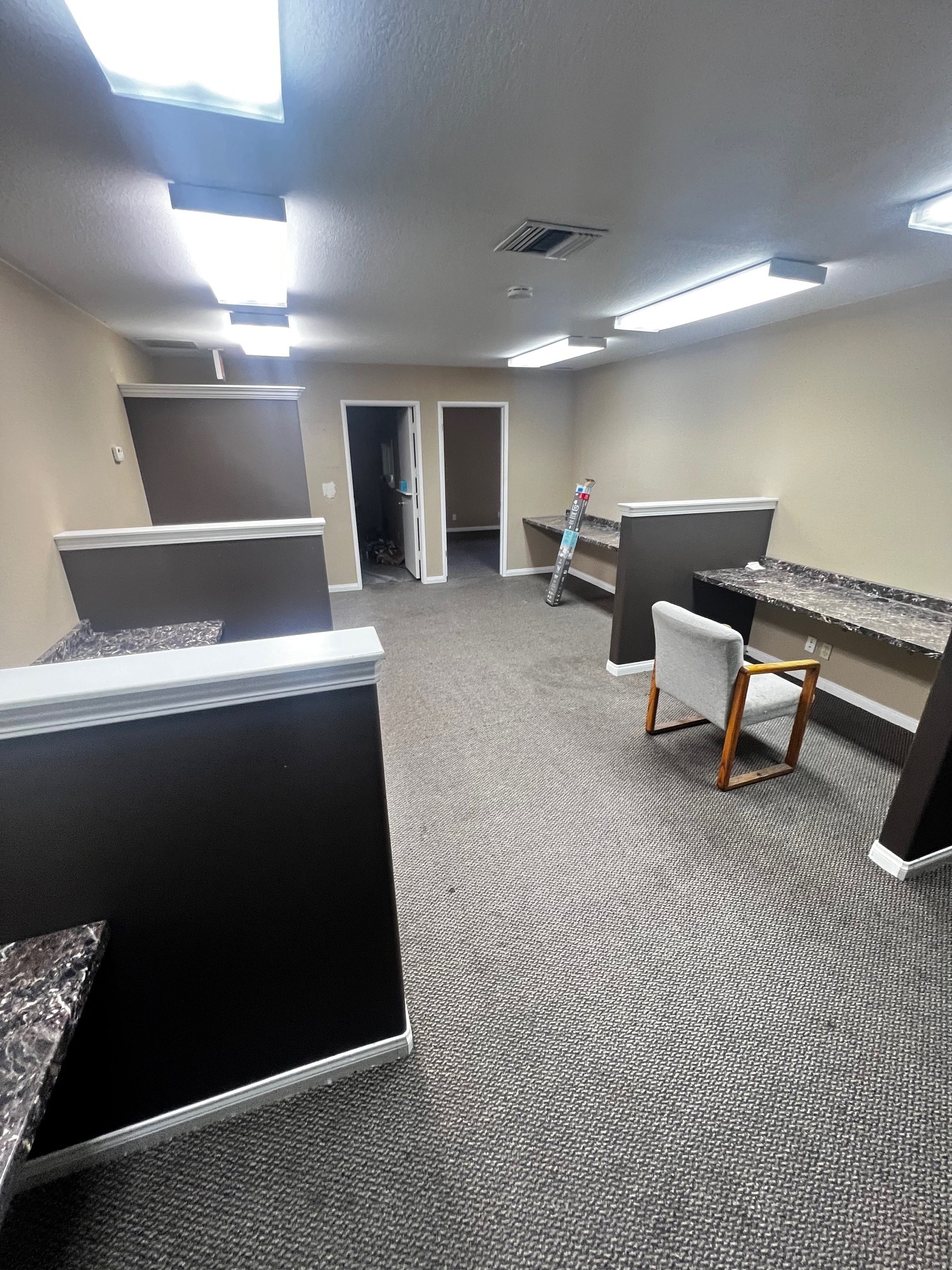 18582 Beach Blvd, Huntington Beach, CA à louer Photo intérieure– Image 1 sur 2