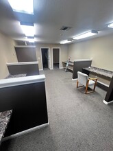 18582 Beach Blvd, Huntington Beach, CA à louer Photo intérieure– Image 2 sur 2