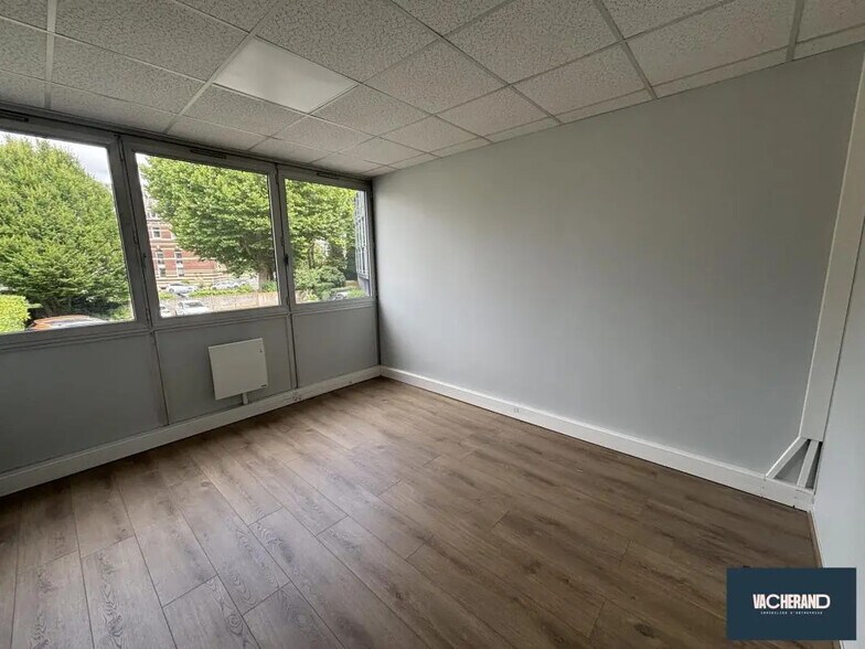 Bureau dans Marcq-en-Baroeul à louer - Photo de l’immeuble – Image 2 sur 4