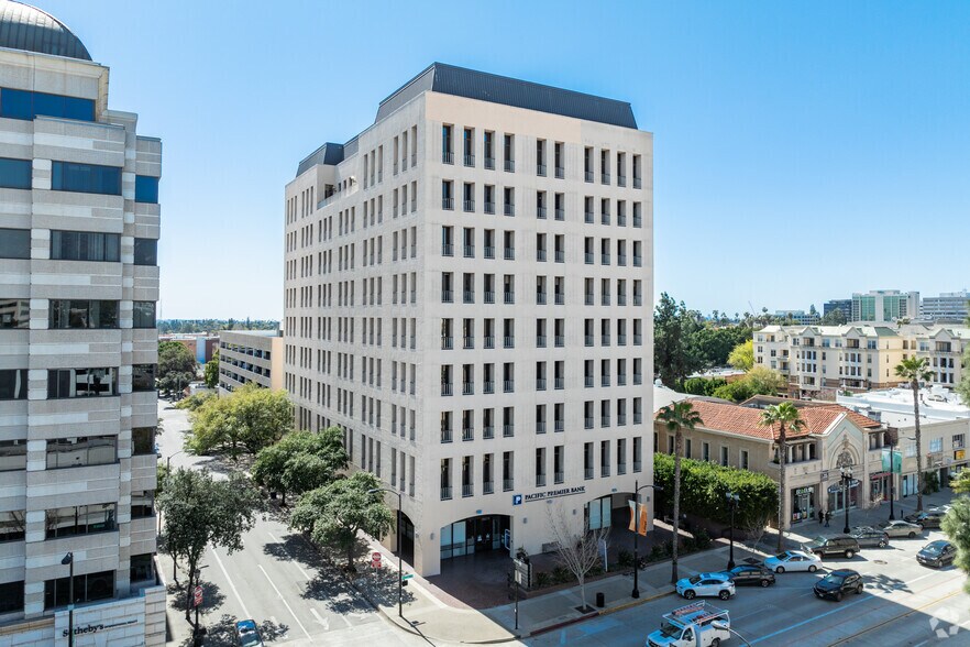 790 E Colorado Blvd, Pasadena, CA à louer - Photo de l’immeuble – Image 3 sur 12