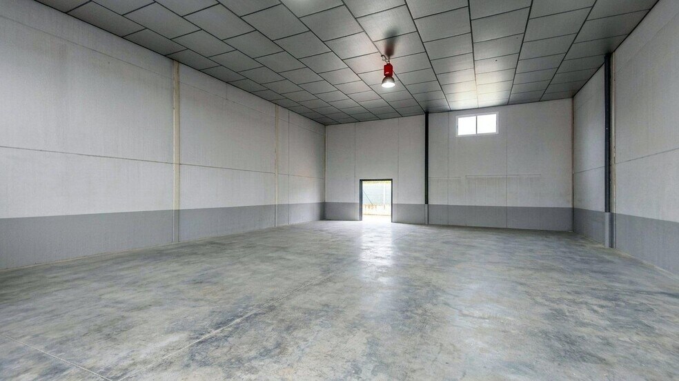 Industriel/Logistique dans Orihuela à vendre - Photo de l’immeuble – Image 1 sur 12