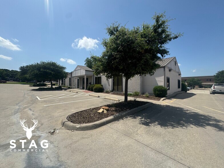 325 McKinney St, Denton, TX à louer - Photo de l’immeuble – Image 3 sur 9