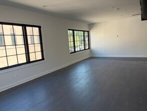 273 Closter Dock Rd, Closter, NJ à louer Photo intérieure– Image 2 sur 3