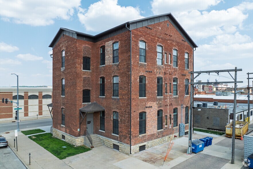 1199 Central Ave, Dubuque, IA à vendre - Photo de l’immeuble – Image 1 sur 24