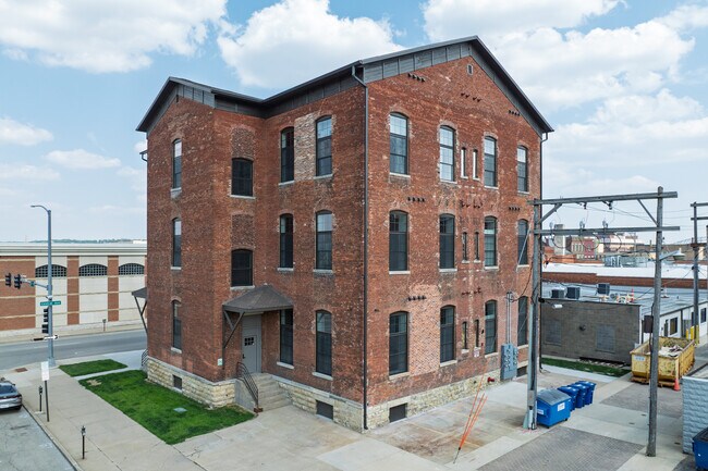 Plus de détails pour 1199 Central Ave, Dubuque, IA - Logement à vendre