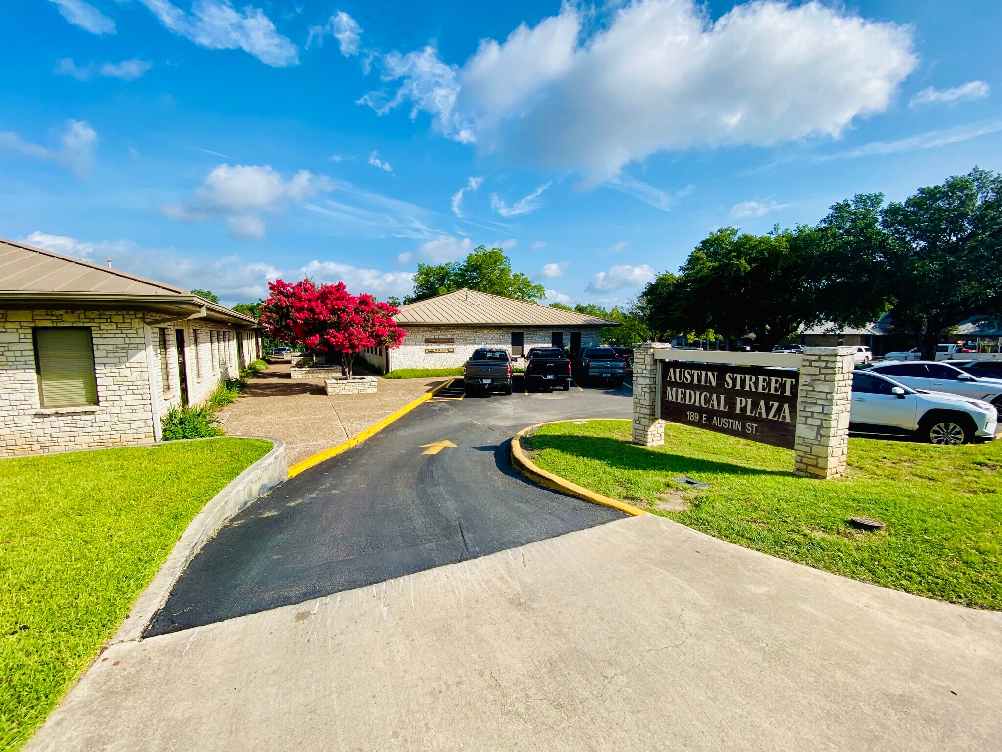 189 E Austin St, New Braunfels, TX à louer Photo principale– Image 1 sur 13
