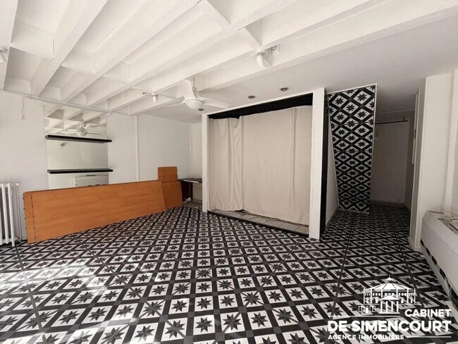 Plus de détails pour Local commercial à louer