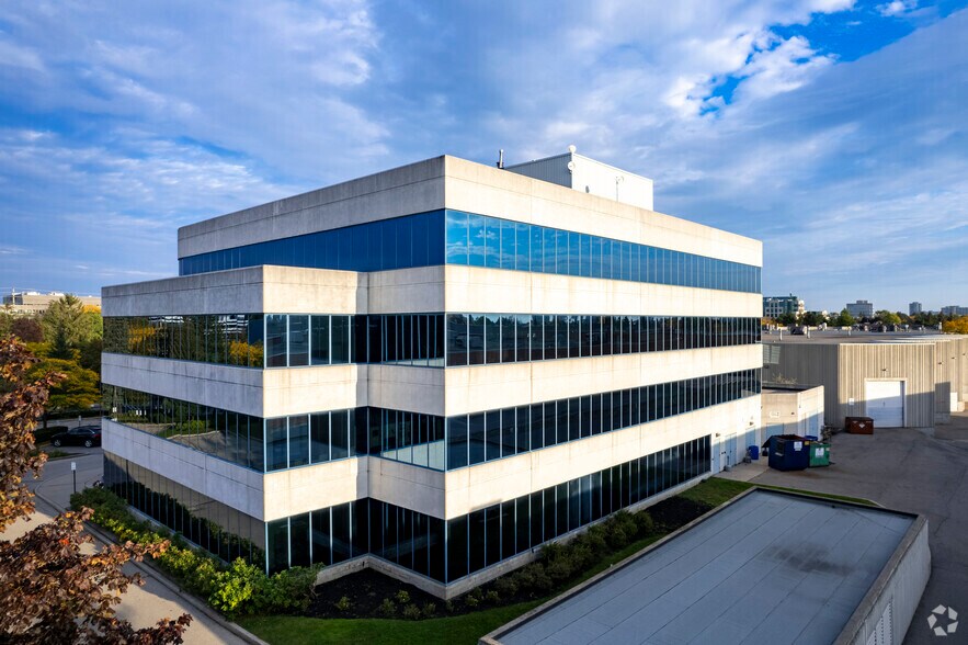 500 Hood Rd, Markham, ON à louer - Photo de l’immeuble – Image 2 sur 5