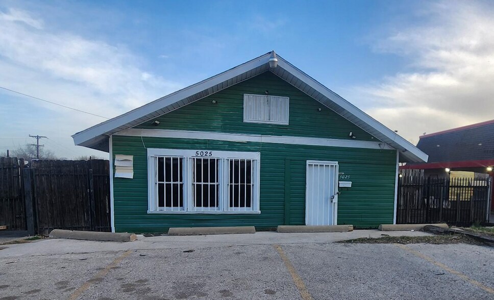 5025 E Lancaster Ave, Fort Worth, TX à vendre - Photo de l’immeuble – Image 1 sur 1
