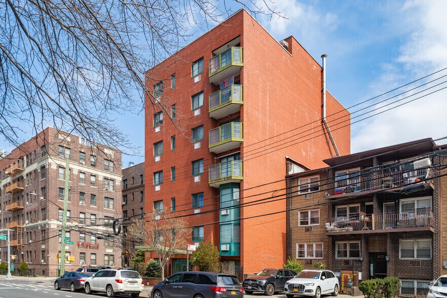 4133 Parsons Blvd, Flushing, NY à vendre - Photo de l’immeuble – Image 3 sur 6