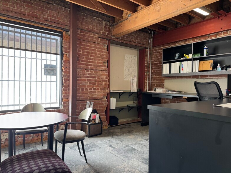 914 Macdonald Ave, Richmond, CA à louer - Photo de l’immeuble – Image 1 sur 44