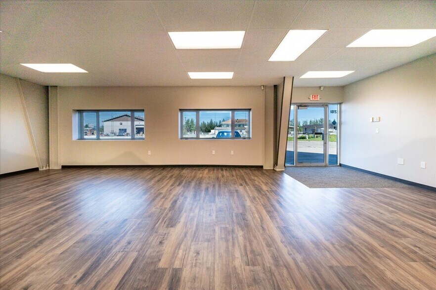 2151 Van Horn Rd, Fairbanks, AK à louer - Photo de l’immeuble – Image 2 sur 44