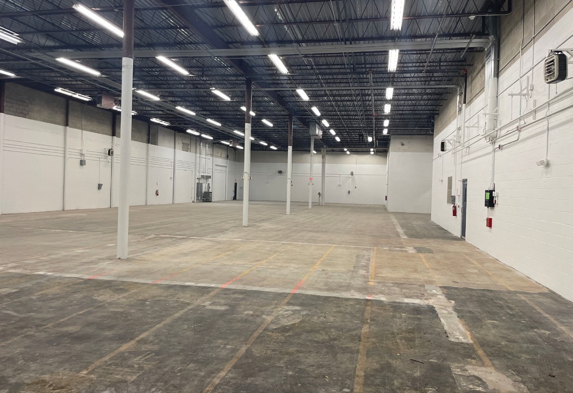 100 Hollister Rd, Teterboro, NJ à louer Photo intérieure– Image 1 sur 4