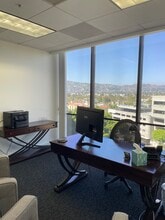 8383 Wilshire Blvd, Beverly Hills, CA à louer Photo intérieure– Image 2 sur 3