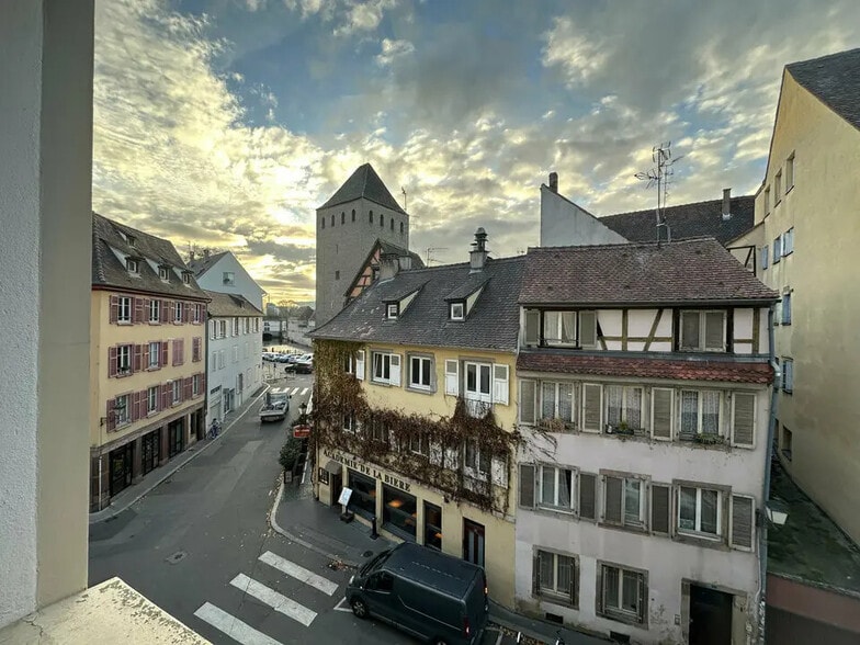 Bureau dans Strasbourg à louer - Photo de l’immeuble – Image 1 sur 12