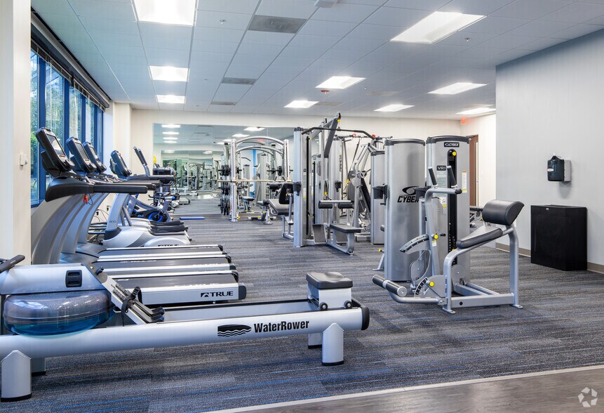 12802 Tampa Oaks Blvd, Tampa, FL à louer - Photo intérieure – Image 2 sur 7