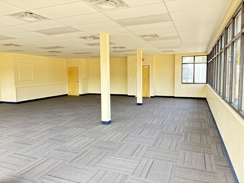 2929 Cleveland Ave S, Canton, OH à louer - Photo de l’immeuble – Image 3 sur 5
