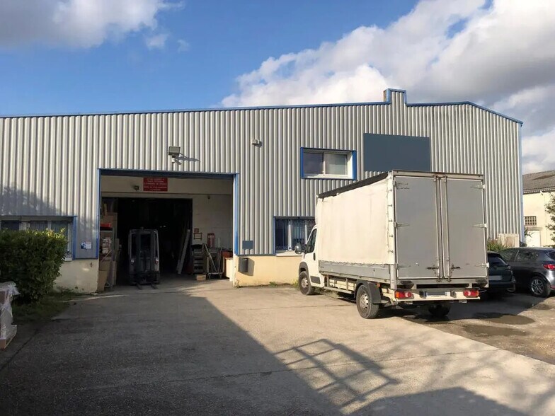 Bureau dans Artigues-près-Bordeaux à louer - Photo de l’immeuble – Image 1 sur 4