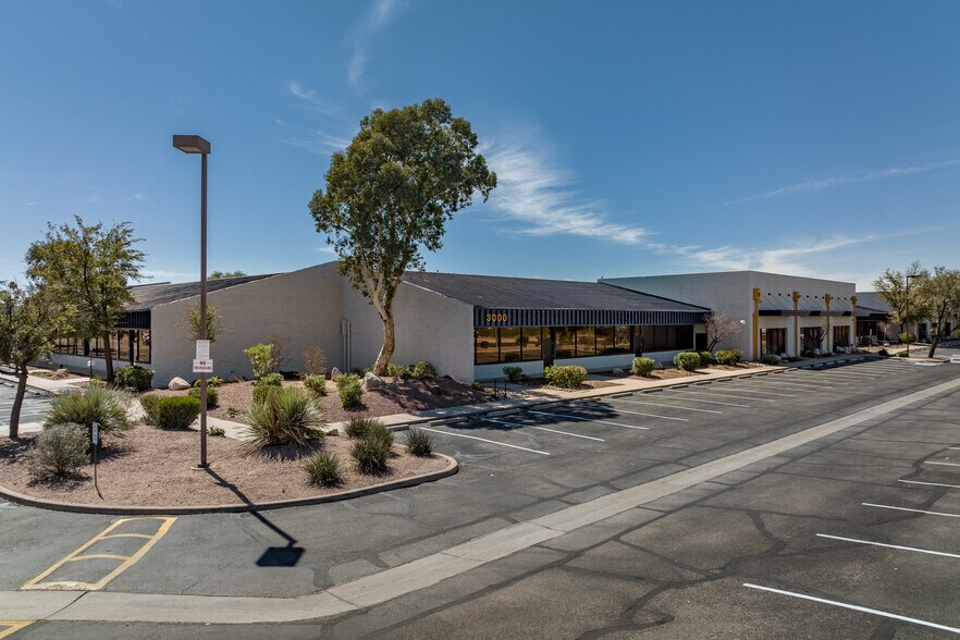 3000 E Valencia Rd, Tucson, AZ à louer - Photo de l’immeuble – Image 1 sur 7