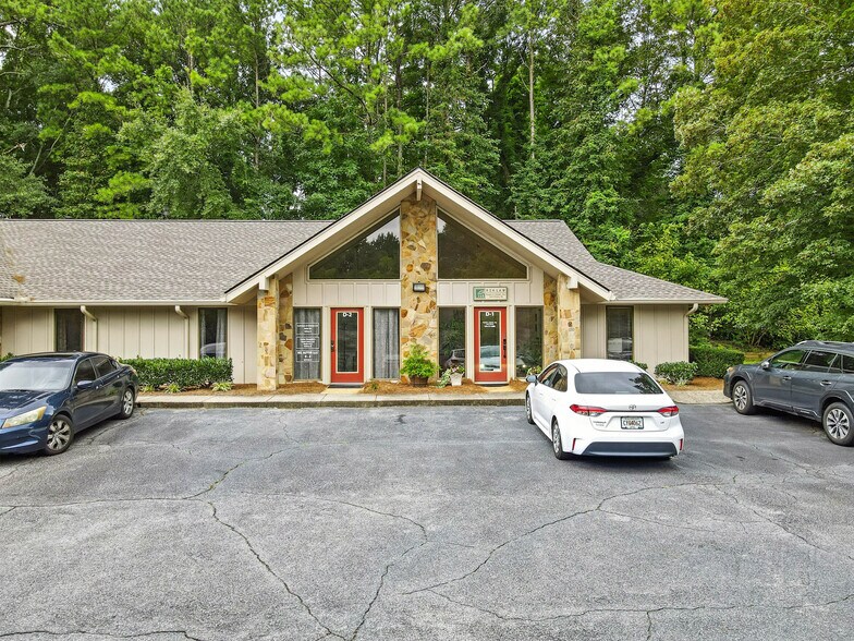 11285 Elkins Rd, Roswell, GA à vendre - Photo de l’immeuble – Image 2 sur 33