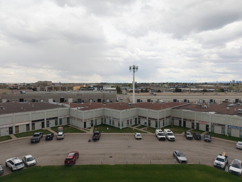 2219 35th Ave NE, Calgary, AB à vendre - Photo de l’immeuble – Image 3 sur 7
