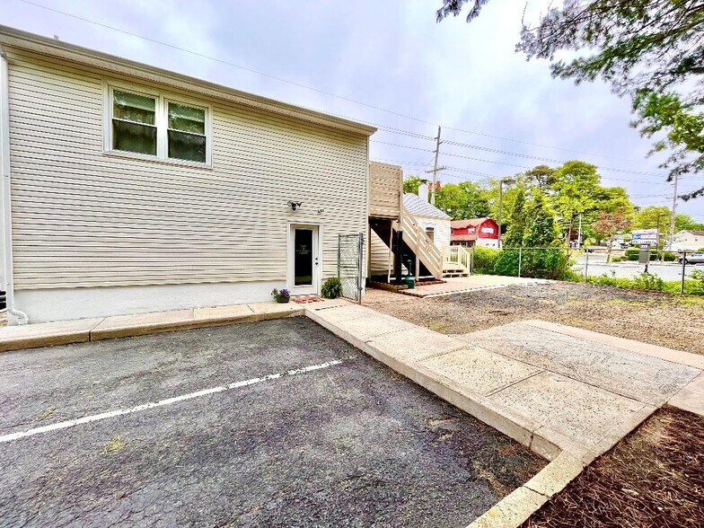 366 Herbertsville Rd, Brick, NJ à louer - Photo de l’immeuble – Image 2 sur 22