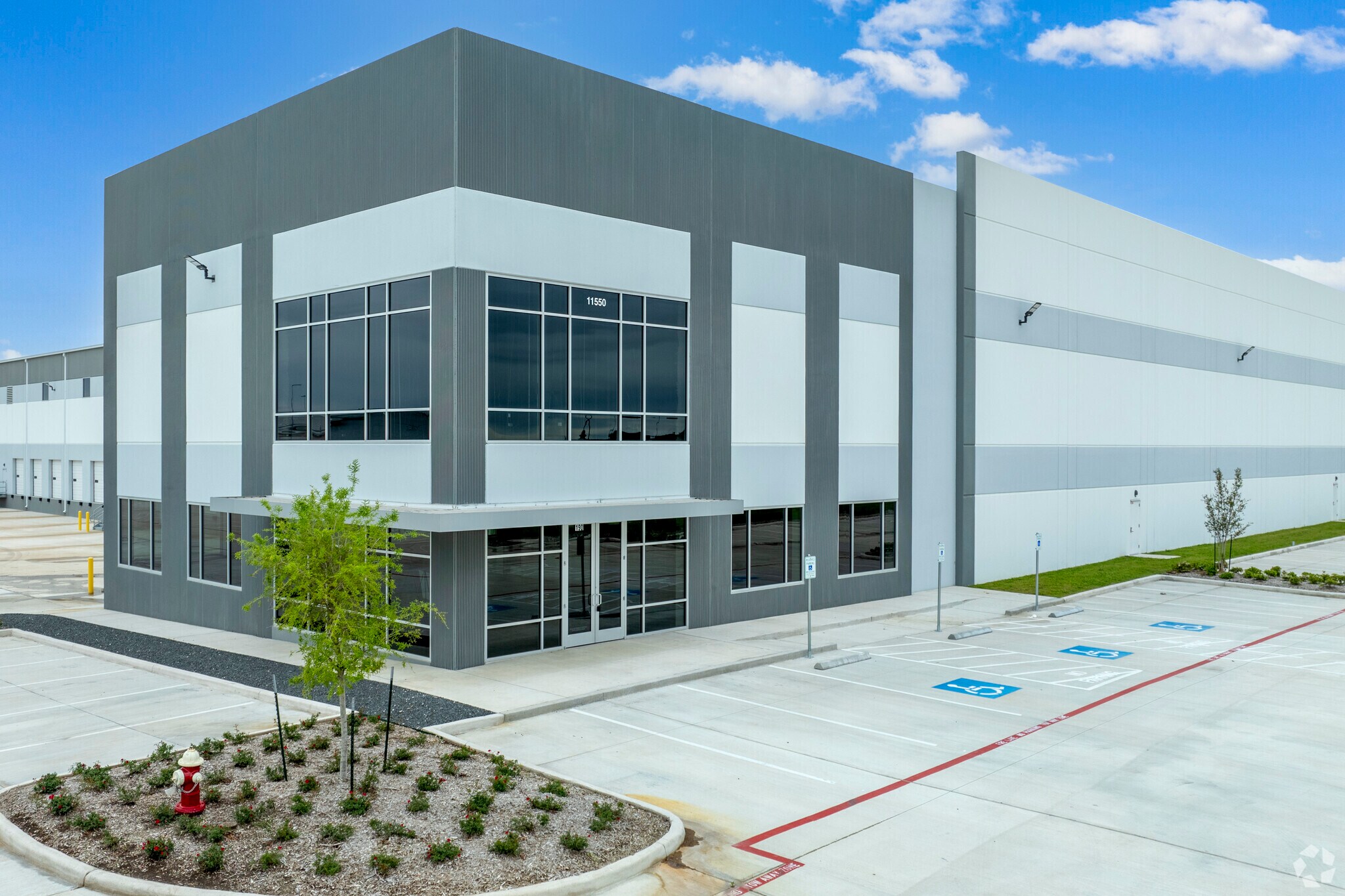 11550 Spectrum Blvd, Houston, TX à louer Photo principale– Image 1 sur 5