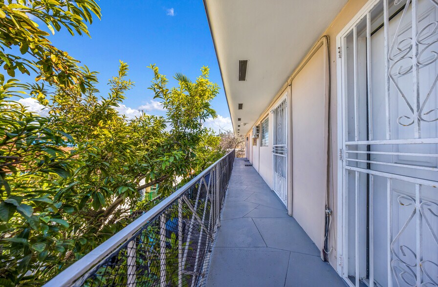 605 NW 34th Ave, Miami, FL à vendre - Photo de l’immeuble – Image 2 sur 12