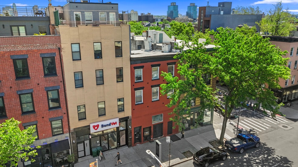 219 Court St, Brooklyn, NY à vendre - Photo de l’immeuble – Image 2 sur 7
