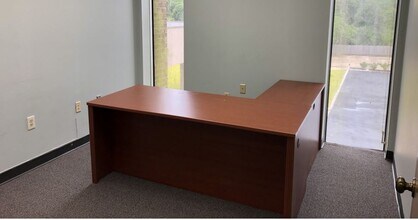 13301 E I-10 Fwy, Houston, TX à louer Photo intérieure– Image 1 sur 4