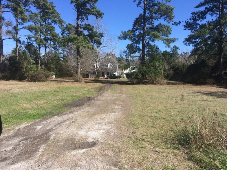 2822 Midway Rd, Bolivia, NC à vendre - Photo de l’immeuble – Image 1 sur 15