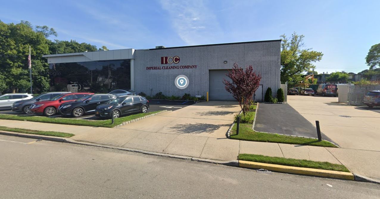 151 Dixon Ave, Amityville, NY à louer Photo principale– Image 1 sur 5