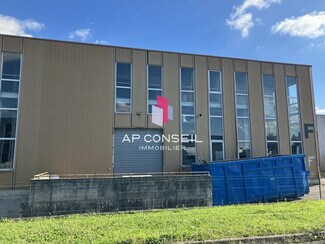 Plus de détails pour Bureau, Local d'activités à louer