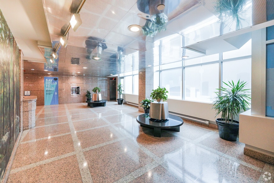 2345 Yonge St, Toronto, ON à louer - Hall d’entrée – Image 3 sur 5