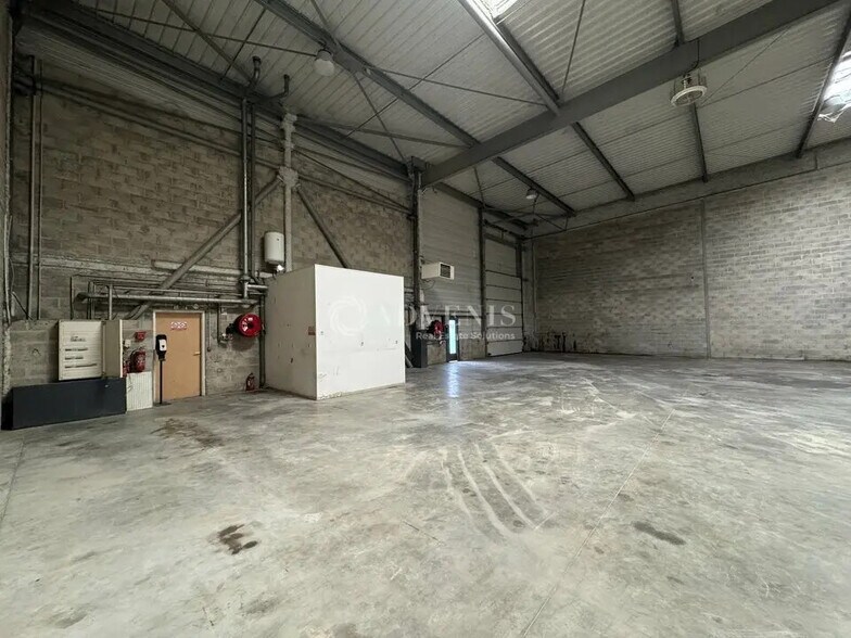 Local d’activités dans Goussainville à louer - Photo intérieure – Image 2 sur 11