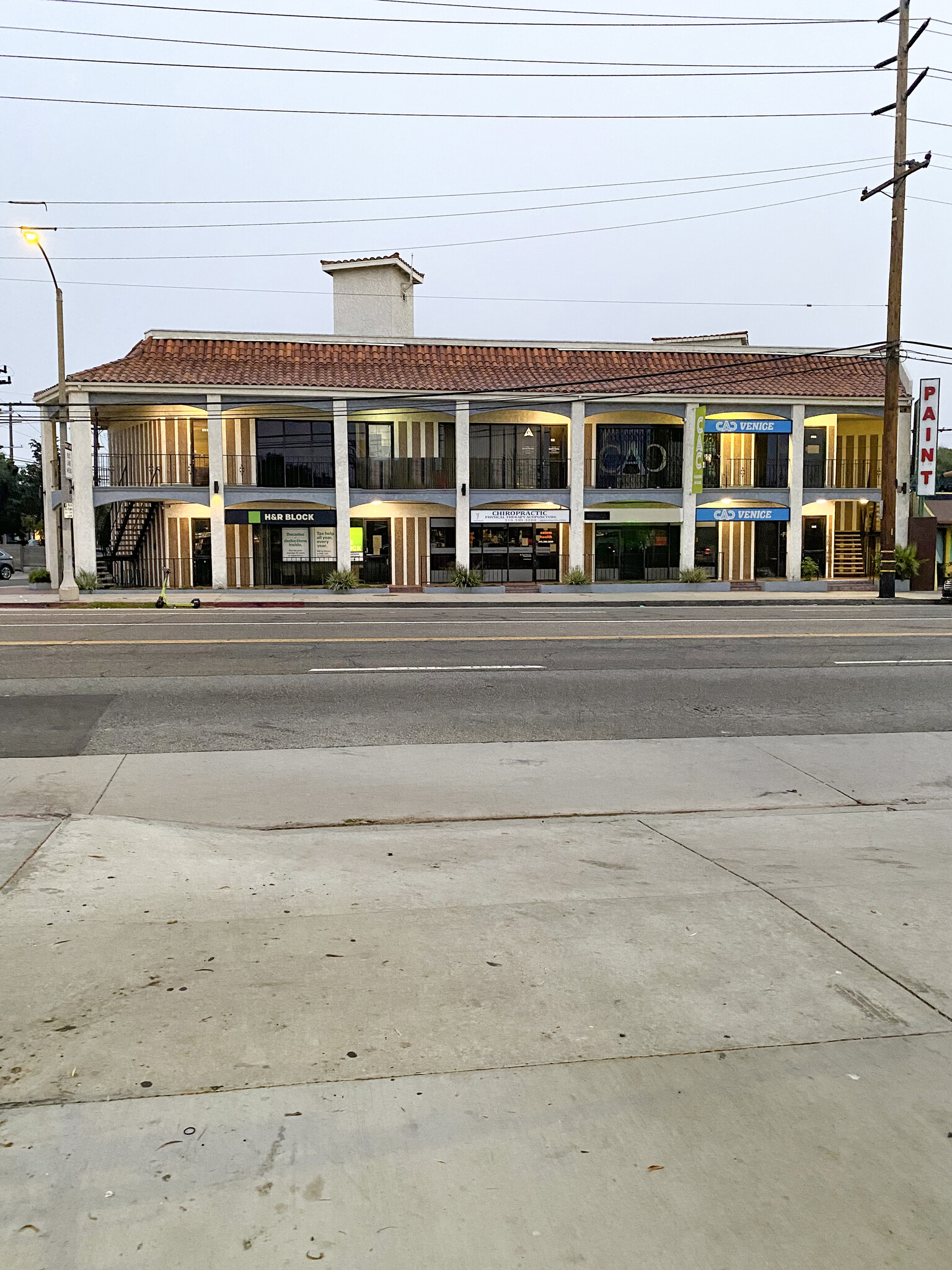 122 Lincoln Blvd, Venice, CA à louer Photo de l’immeuble– Image 1 sur 2