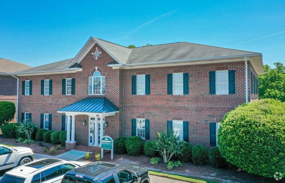2936 Breezewood Ave, Fayetteville, NC à louer - Photo principale – Image 3 sur 15